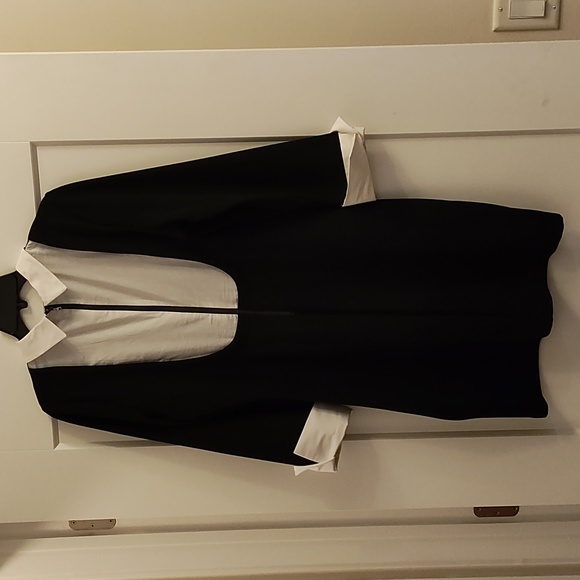 Black & White sweater Dress just add pearls and a red shoe and you'll be styling - Picture 9 of 10